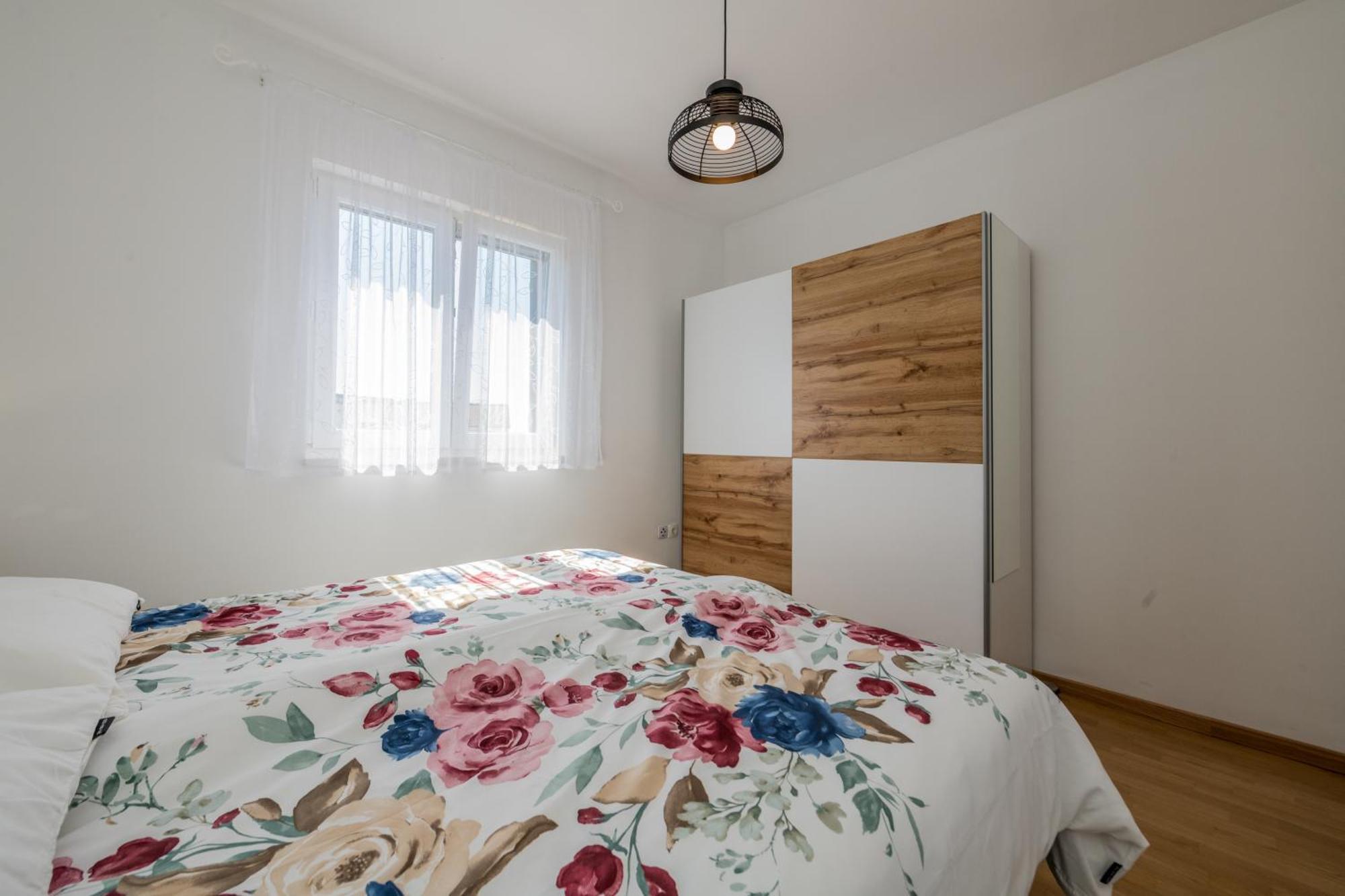 Sun Island Apartment Trogir Buitenkant foto